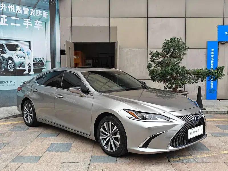 Lexus ES 2020 300h Premium Edition (China V Emission Standard) — миниатюра 3