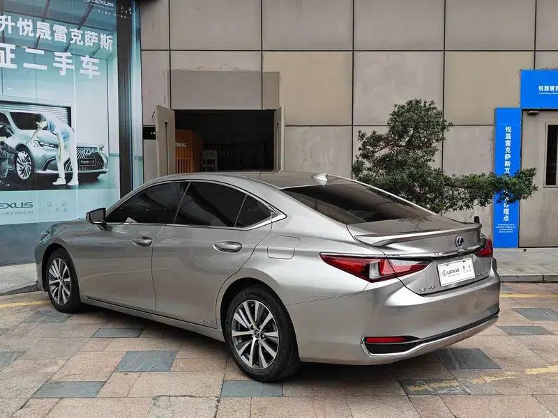 Lexus ES 2020 300h Premium Edition (China V Emission Standard) — миниатюра 4