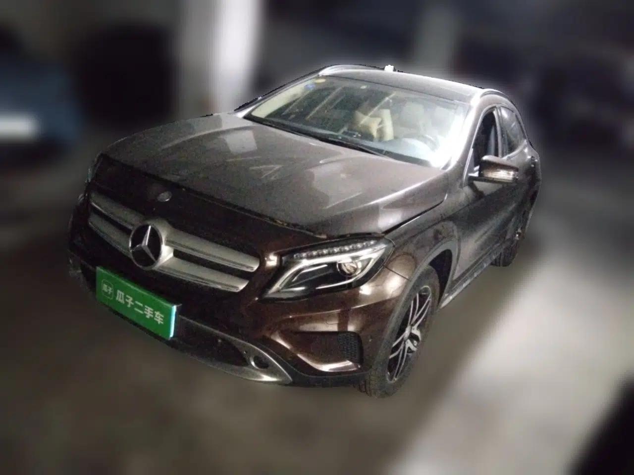 Mercedes-Benz GLA 2015 GLA 220 4MATIC Fashion Model — миниатюра 1
