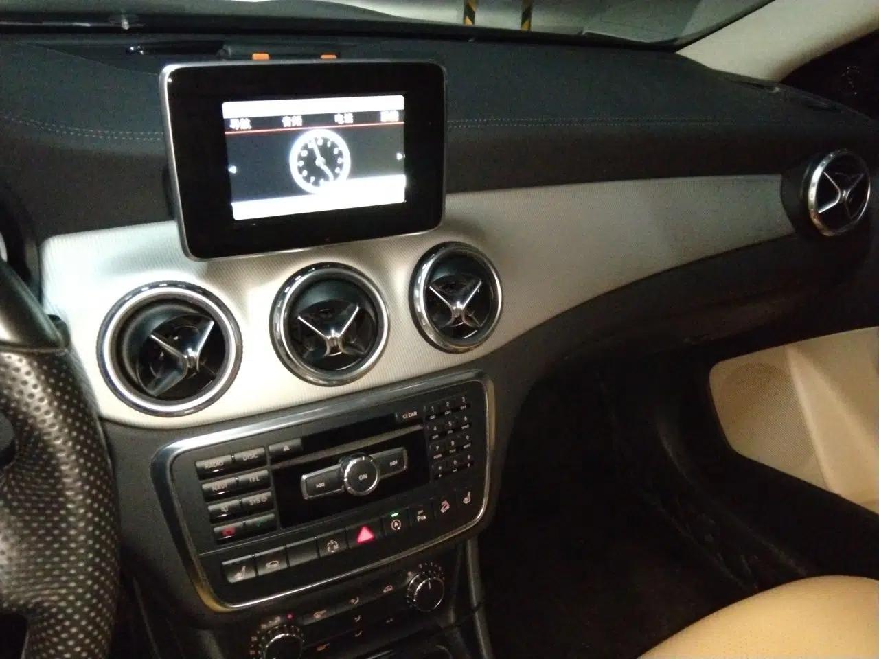 Mercedes-Benz GLA 2015 GLA 220 4MATIC Fashion Model — миниатюра 13
