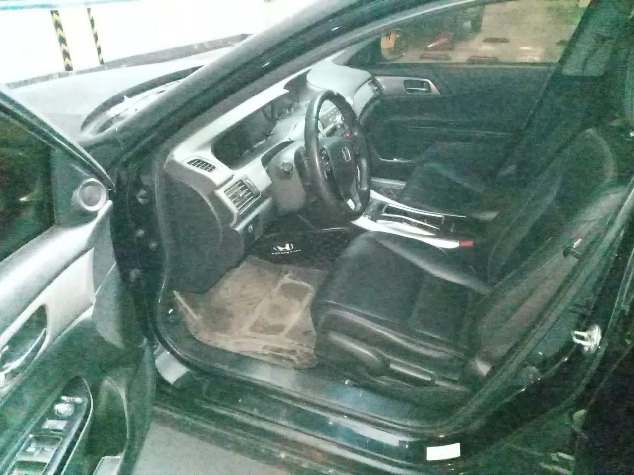 Honda Accord 2016 Hybrid 2.0L Sharp Edition — миниатюра 16