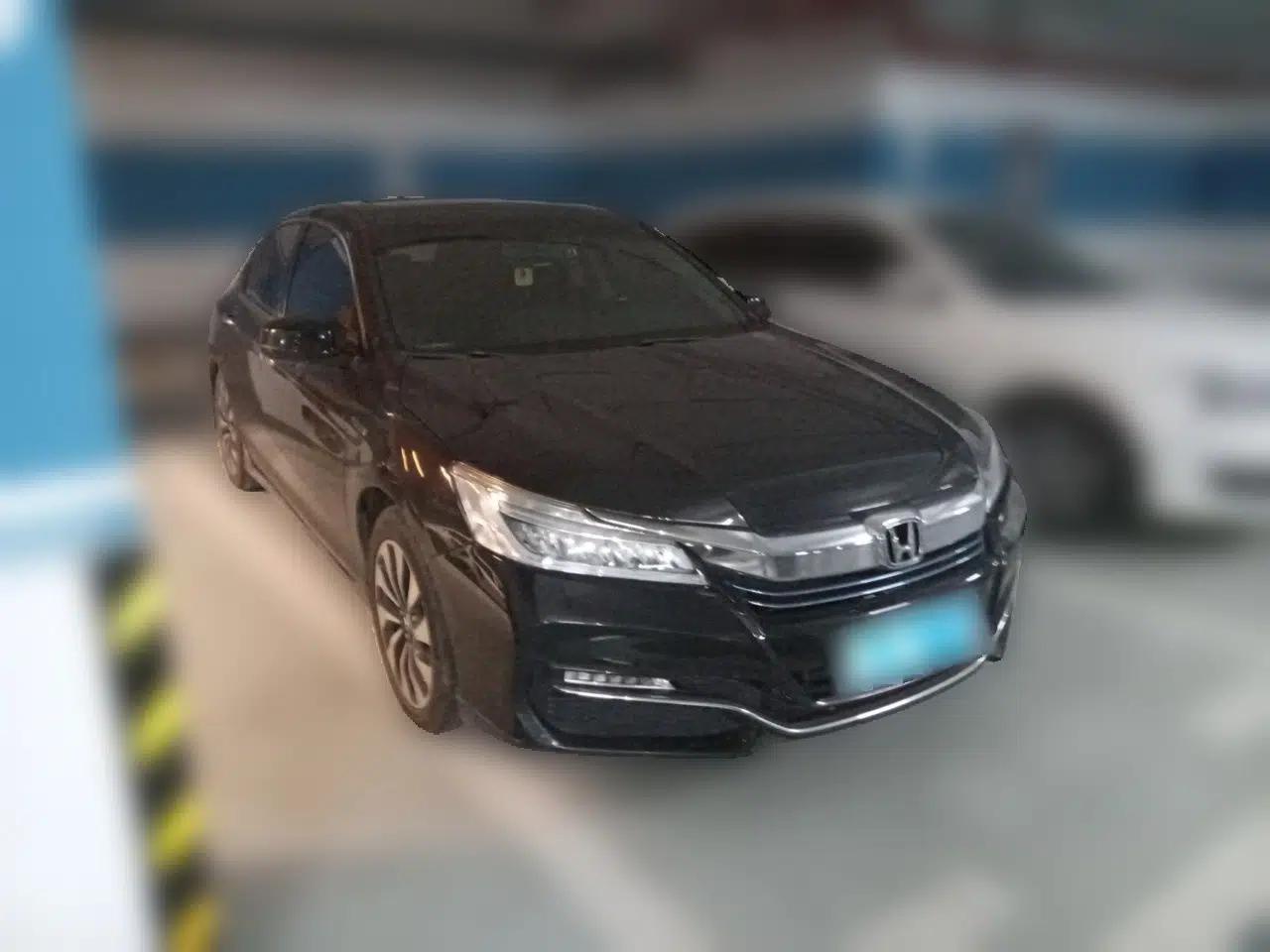 Honda Accord 2016 Hybrid 2.0L Sharp Edition — миниатюра 3