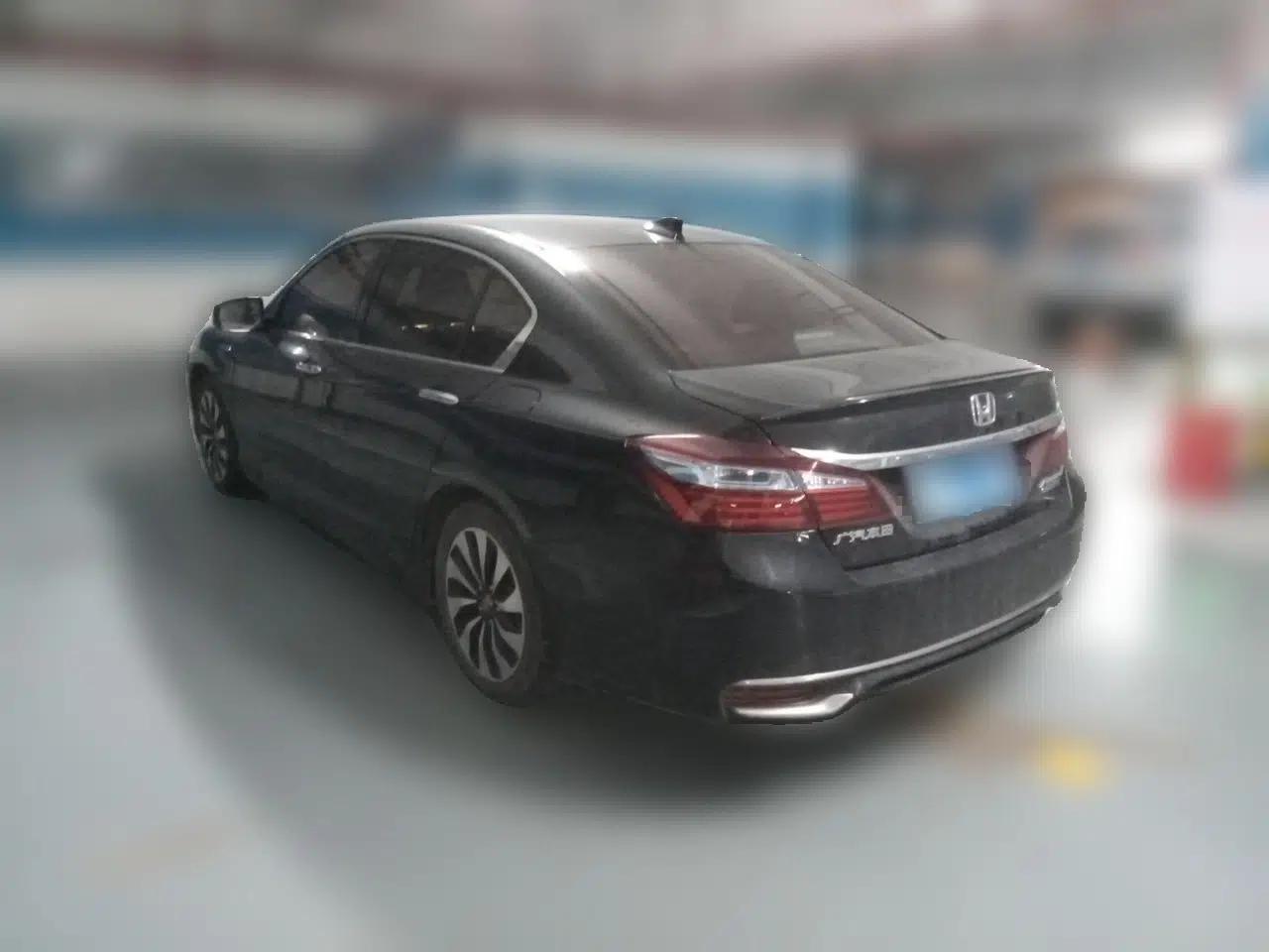 Honda Accord 2016 Hybrid 2.0L Sharp Edition — миниатюра 4