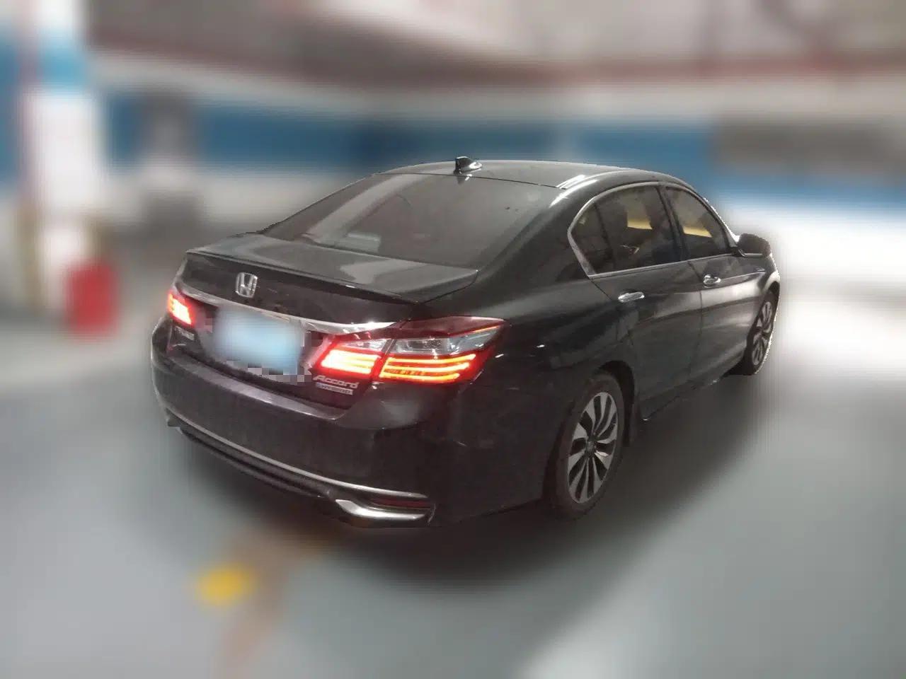 Honda Accord 2016 Hybrid 2.0L Sharp Edition — миниатюра 6