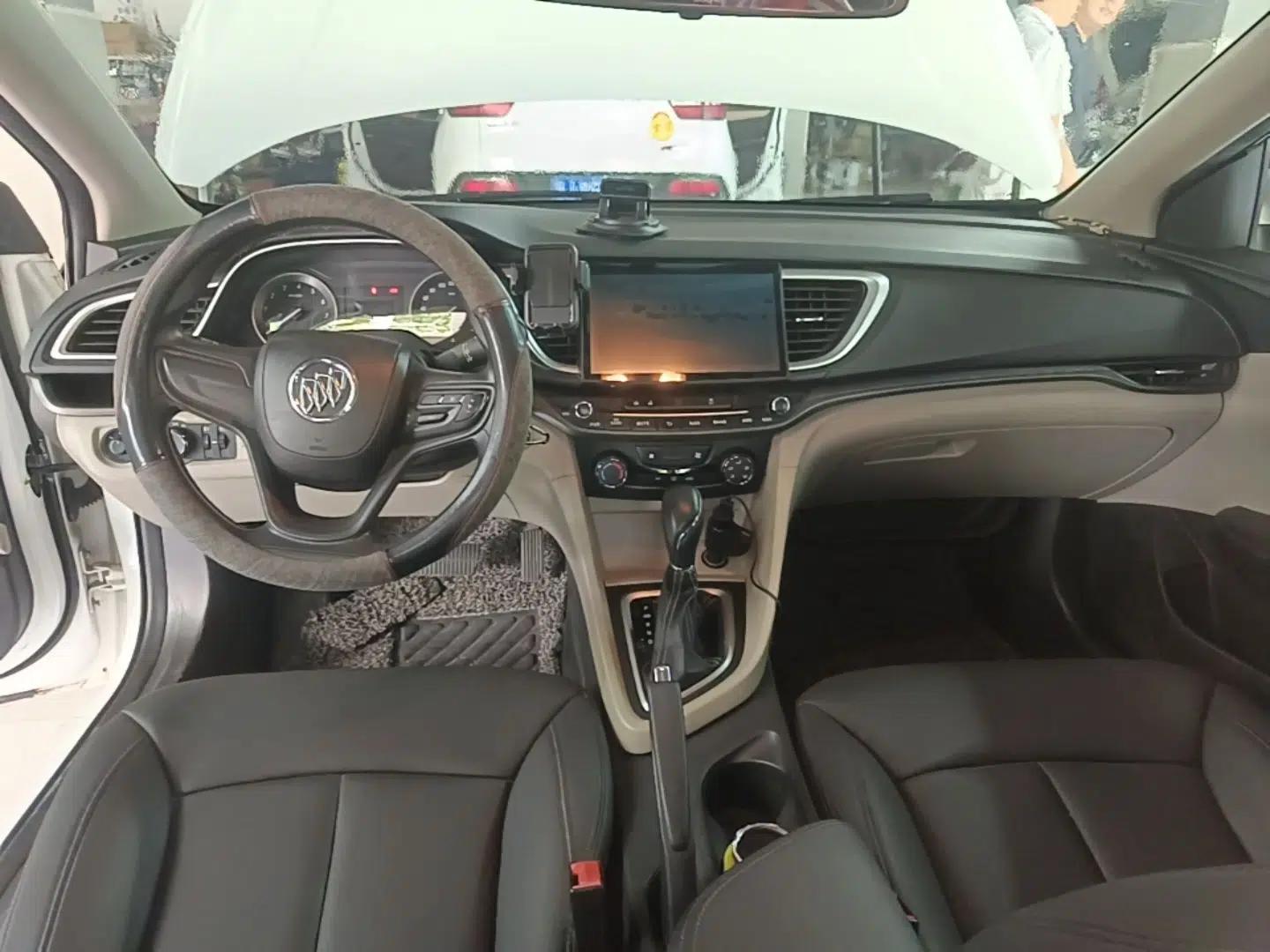 Buick GT 2016 15N Automatic Entry-Level Trim — миниатюра 12