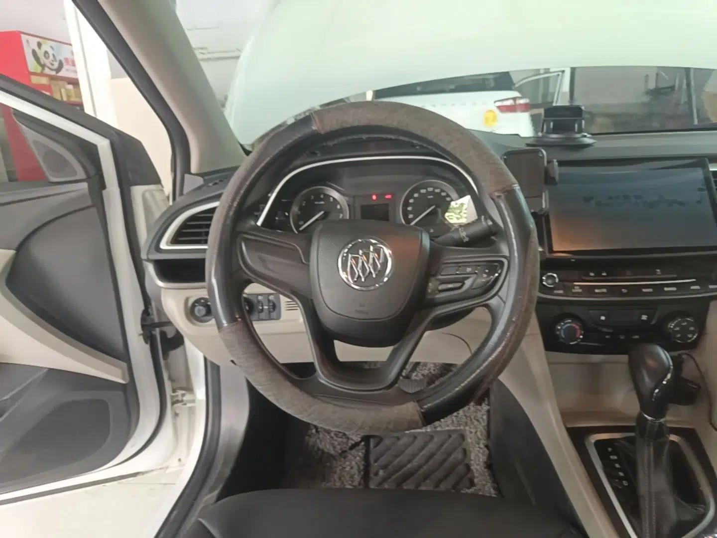 Buick GT 2016 15N Automatic Entry-Level Trim — миниатюра 13