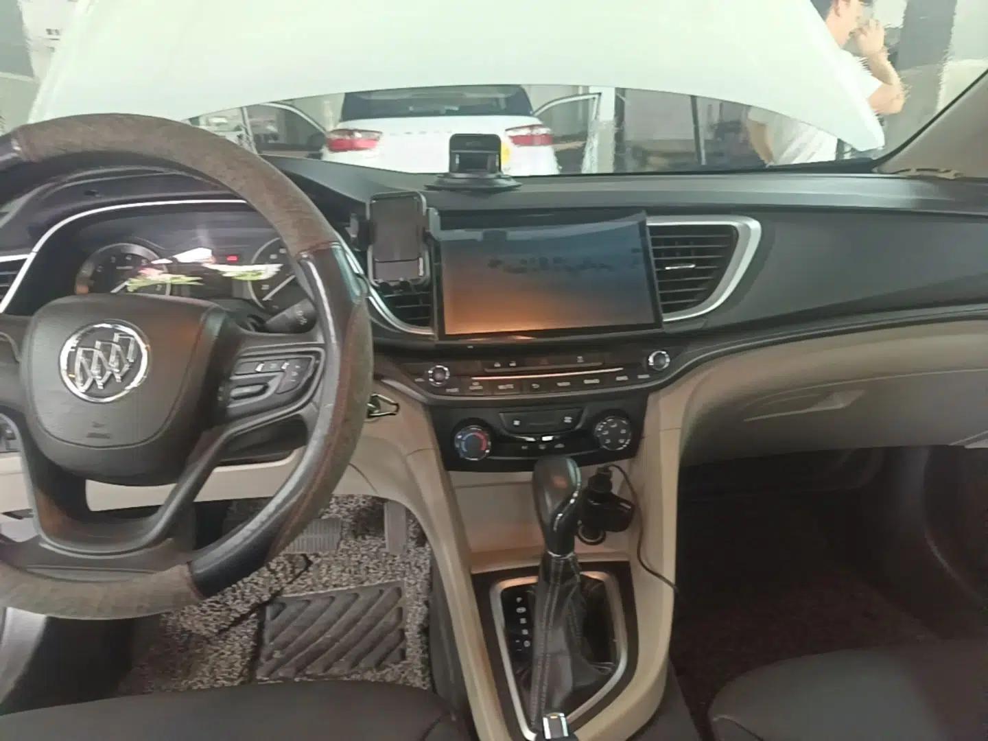 Buick GT 2016 15N Automatic Entry-Level Trim — миниатюра 15