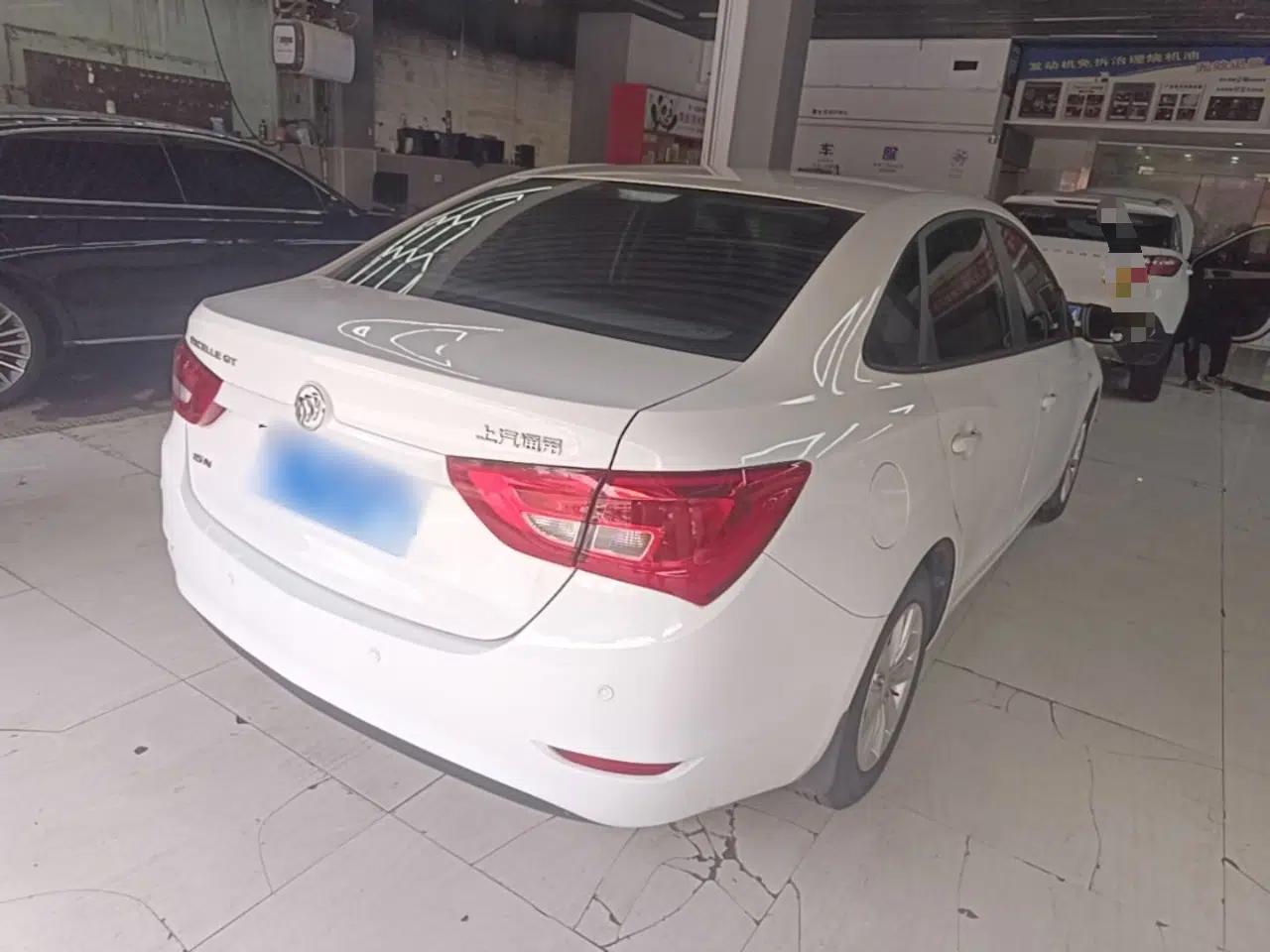 Buick GT 2016 15N Automatic Entry-Level Trim — миниатюра 6