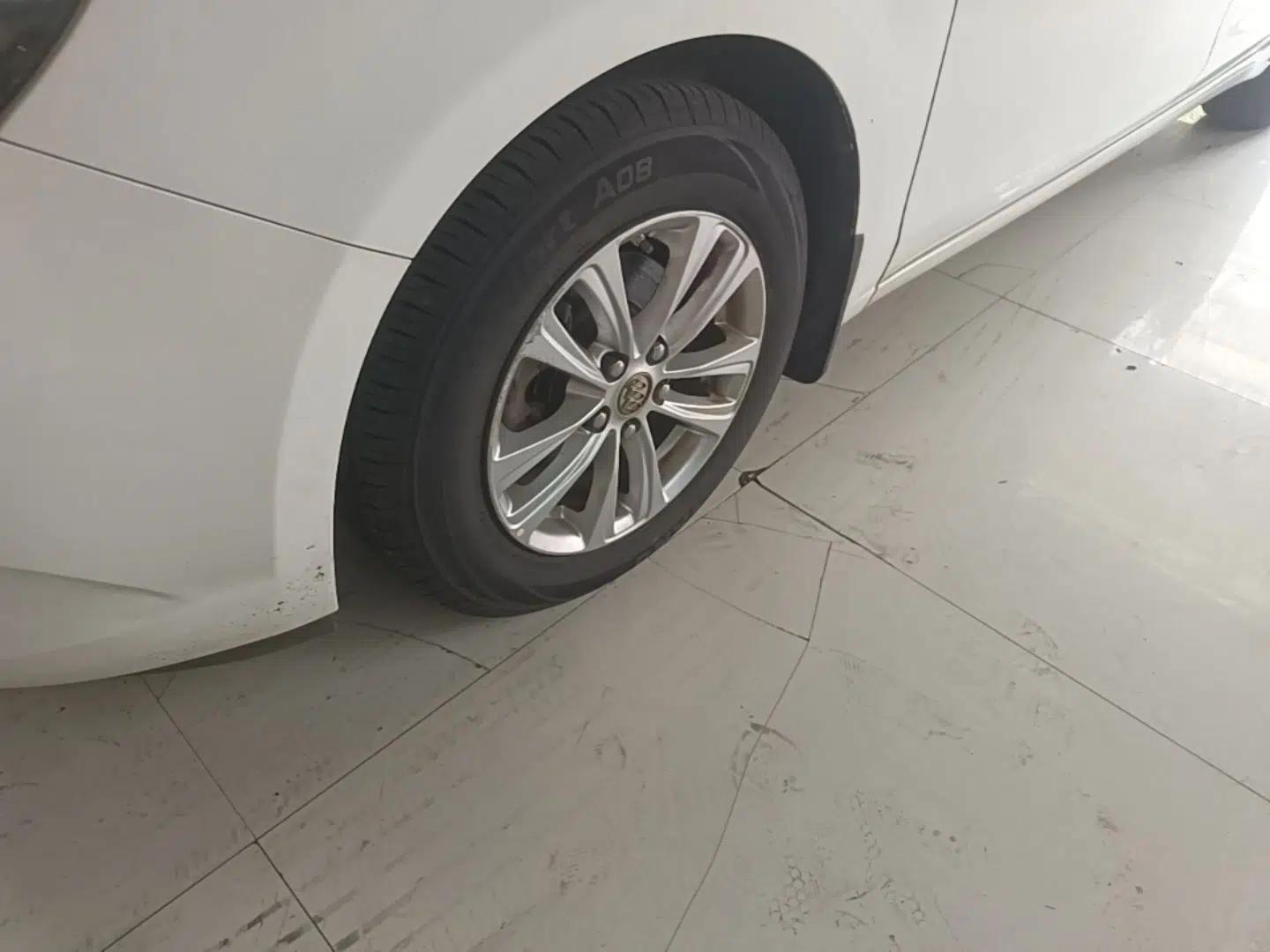 Buick GT 2016 15N Automatic Entry-Level Trim — миниатюра 10