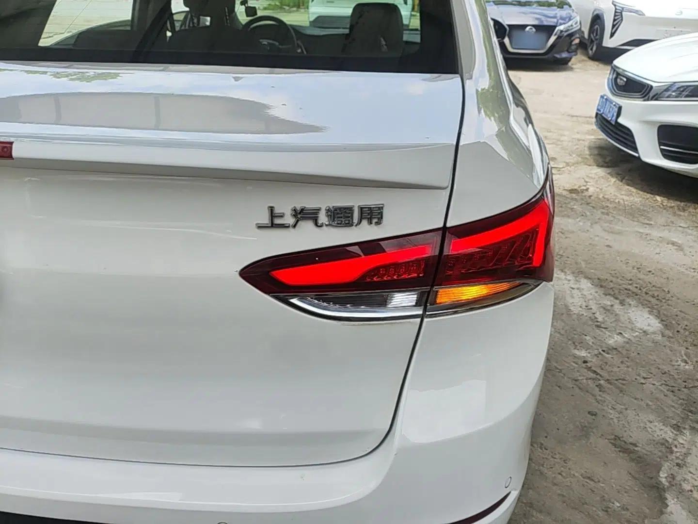 Buick GT 2021 1.3T Automatic Mild Hybrid Elite Version — миниатюра 14
