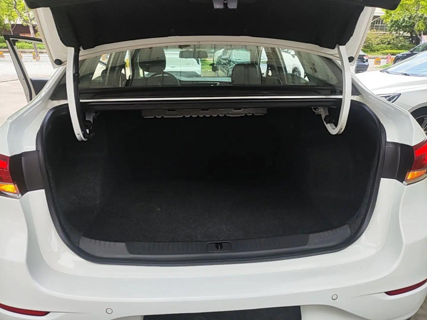 Buick GT 2021 1.3T Automatic Mild Hybrid Elite Version — миниатюра 27