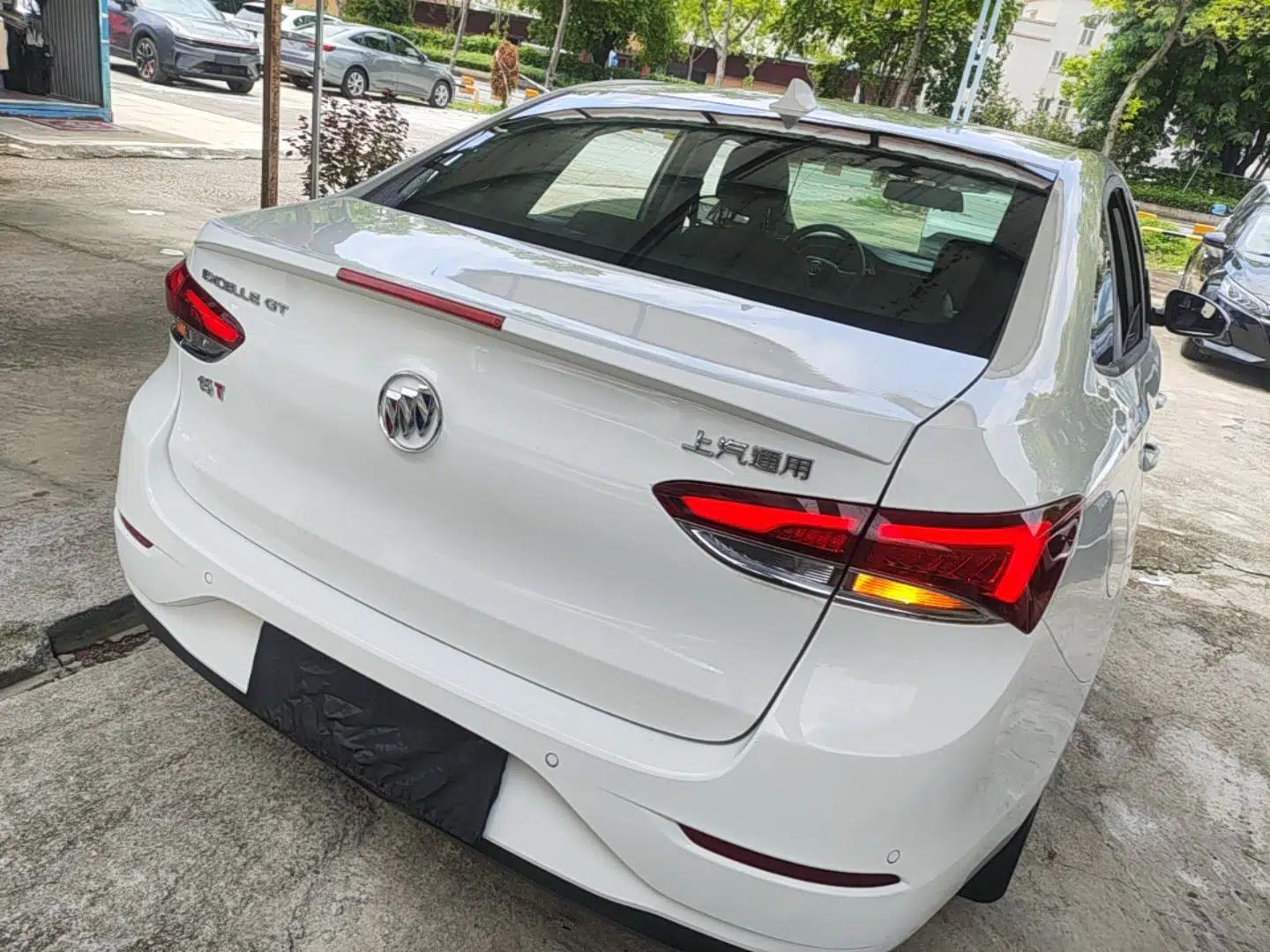 Buick GT 2021 1.3T Automatic Mild Hybrid Elite Version — миниатюра 6
