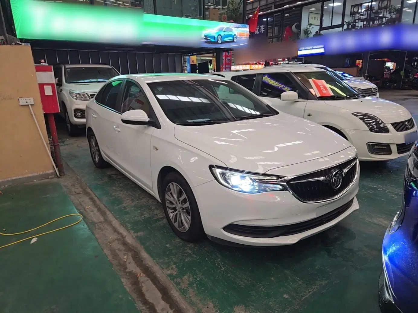 Buick GT 2021 Revised Version 1.3T Automatic Mild Hybrid Elite Edition — миниатюра 3