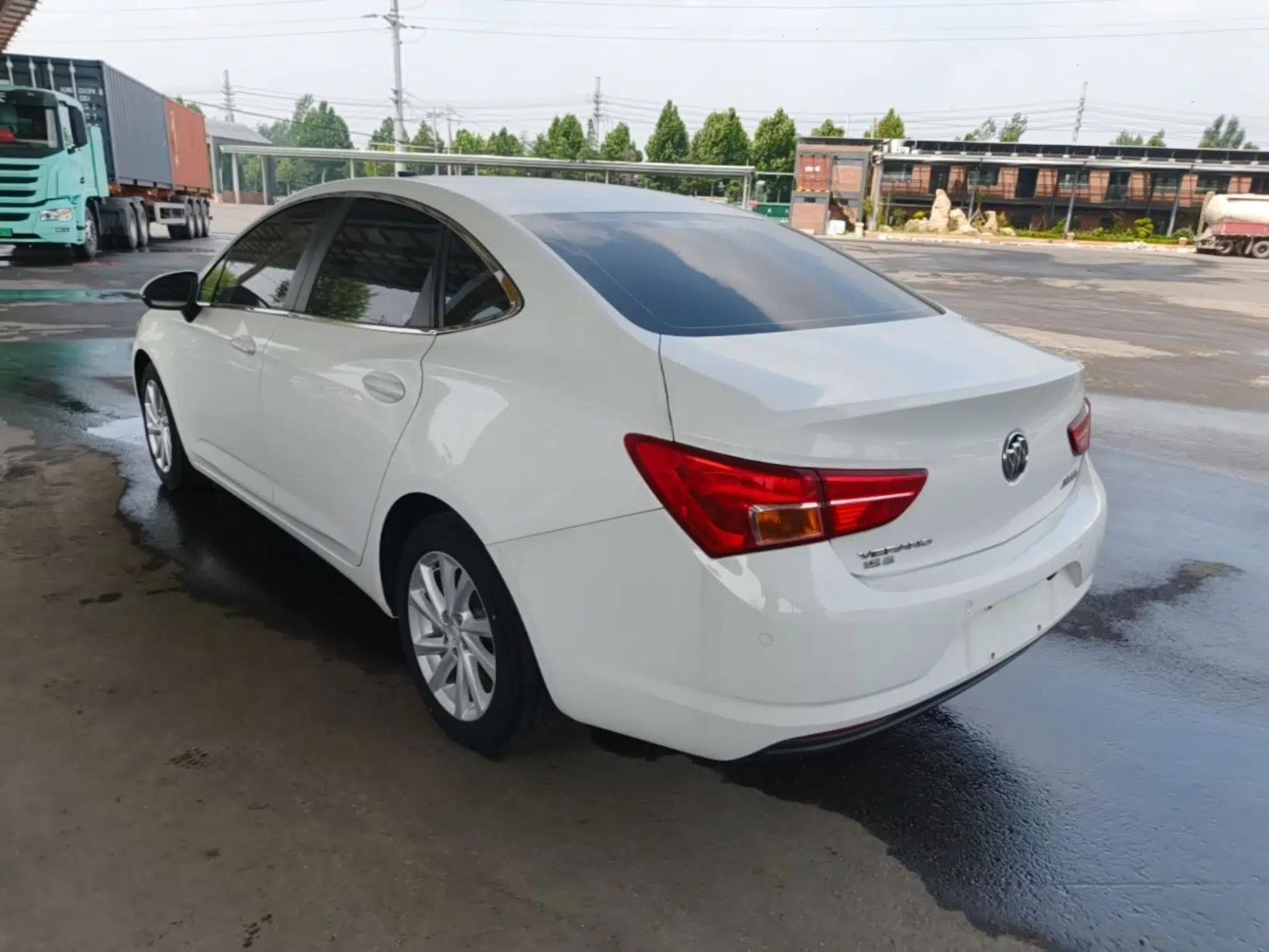 Buick Verano 2017 Sedan 15S Automatic Entry Model — миниатюра 4