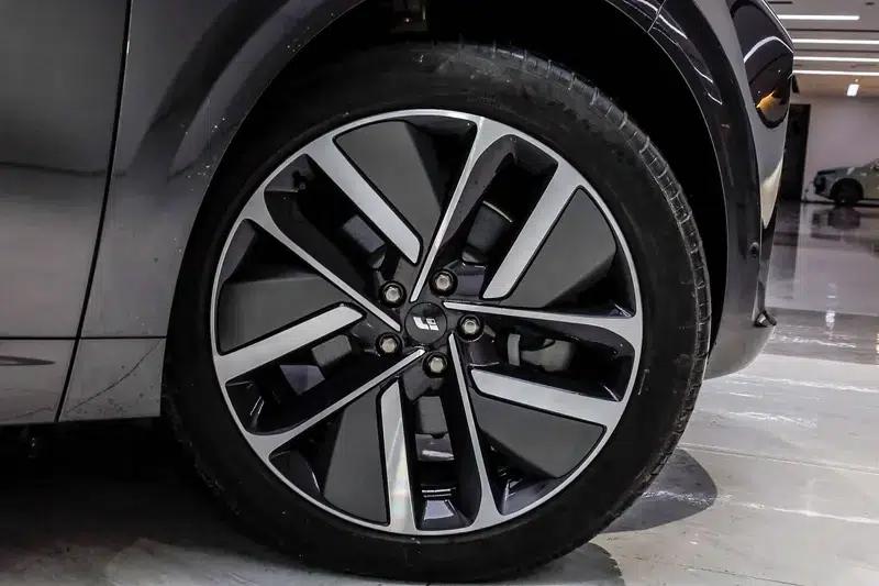 Li Auto L6 2024 Max Edition — миниатюра 19