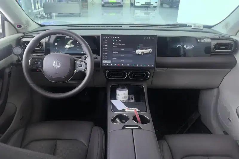 Leapmotor C11 2024 Pure Electric Version 580 Premium Edition — миниатюра 11
