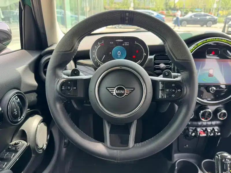 2022 MINI 2.0T COOPER S Classic 5-Door Version — миниатюра 11
