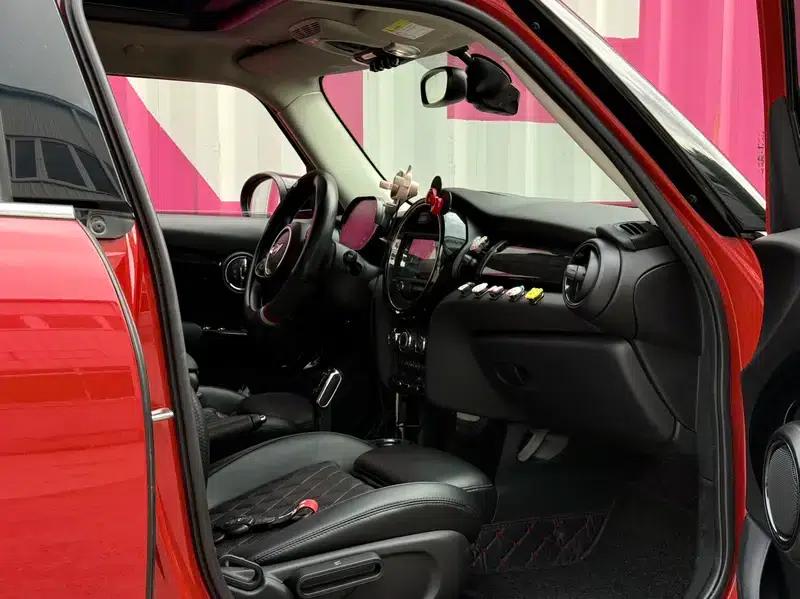 2021 MINI 1.5T COOPER Classic 5-Door — миниатюра 12