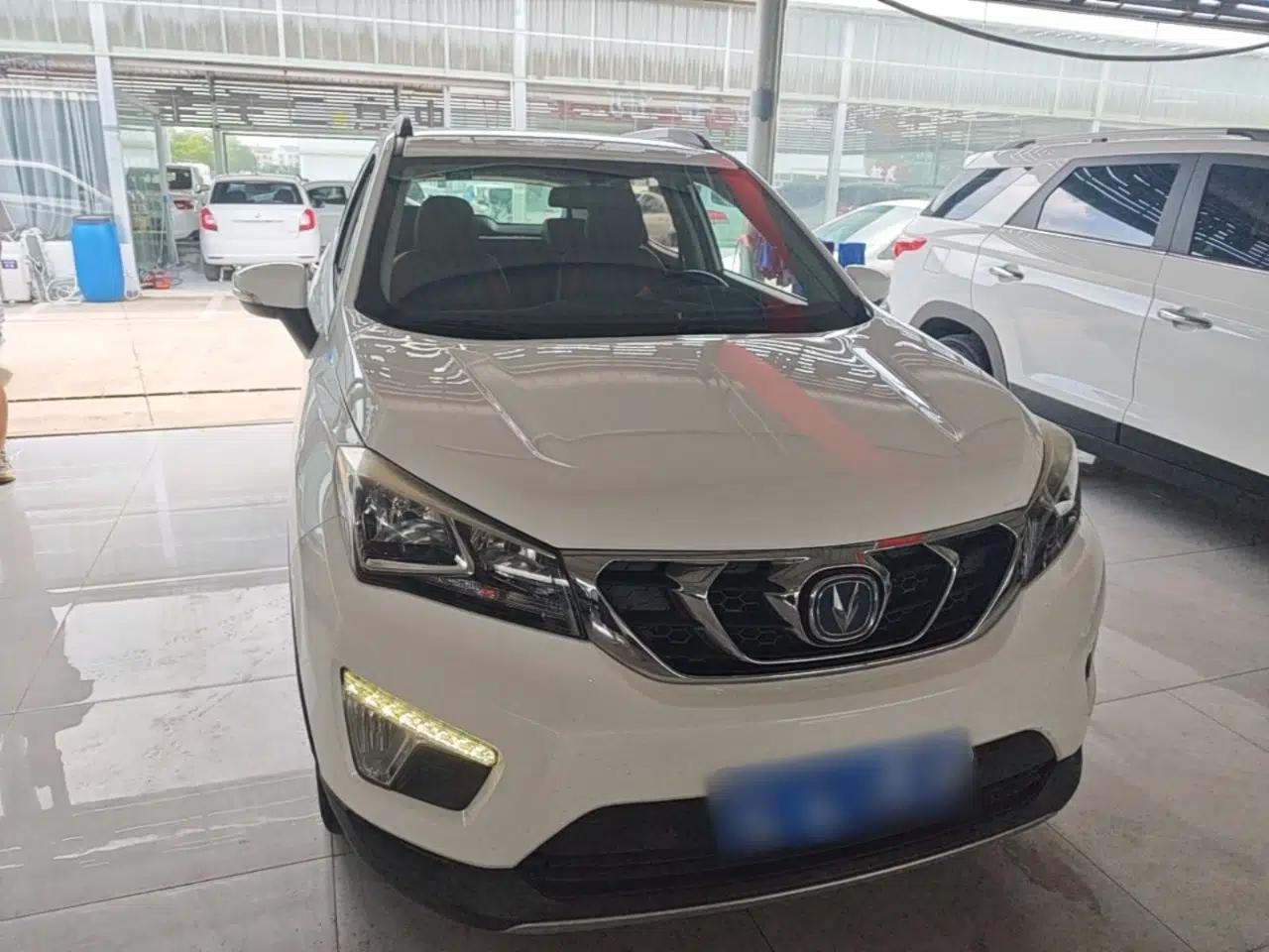 CHANGAN CS15 2016 1.5L Automatic Fashion Edition — миниатюра 2