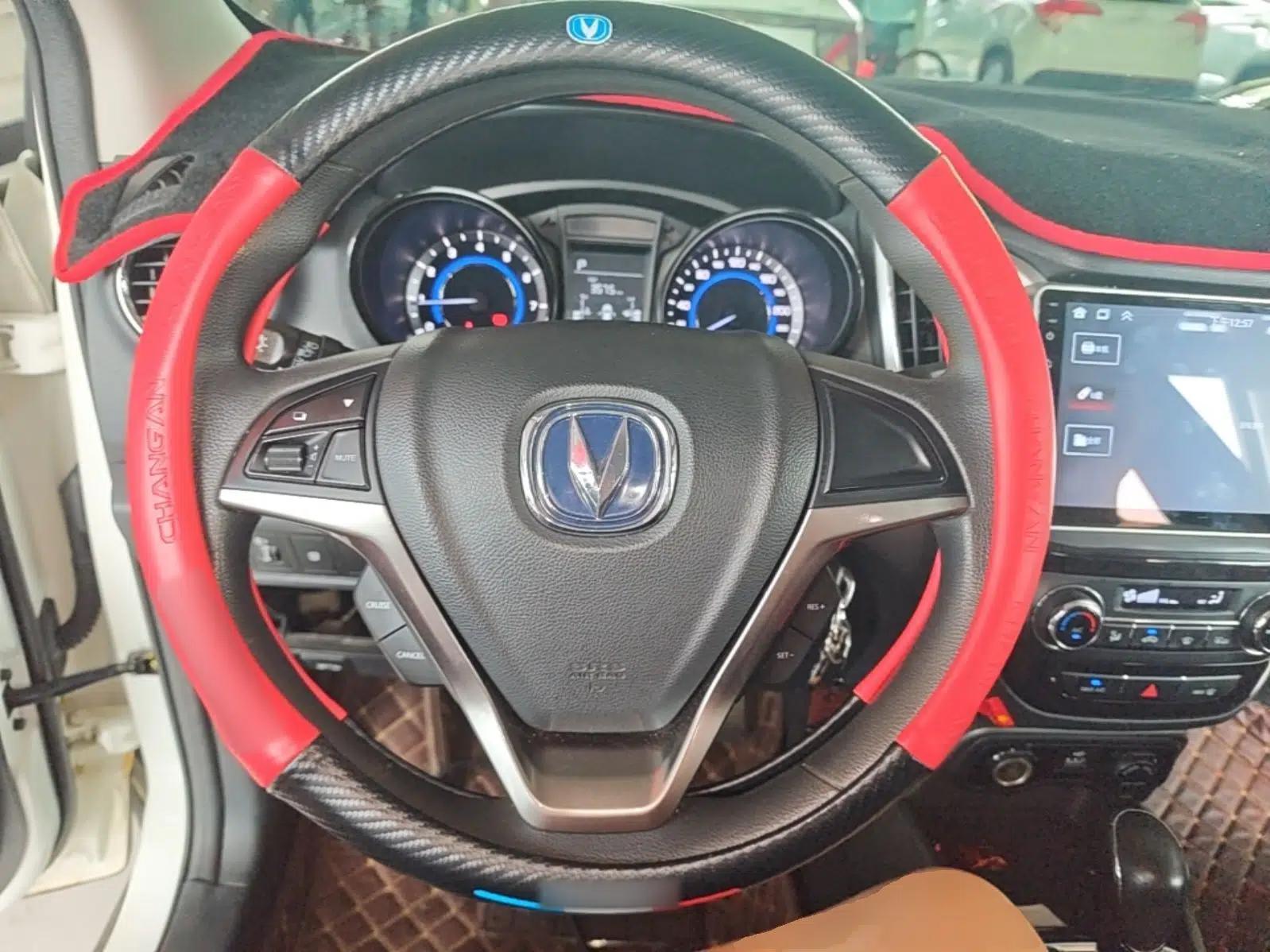 CHANGAN CS15 2016 1.5L Automatic Fashion Edition — миниатюра 18