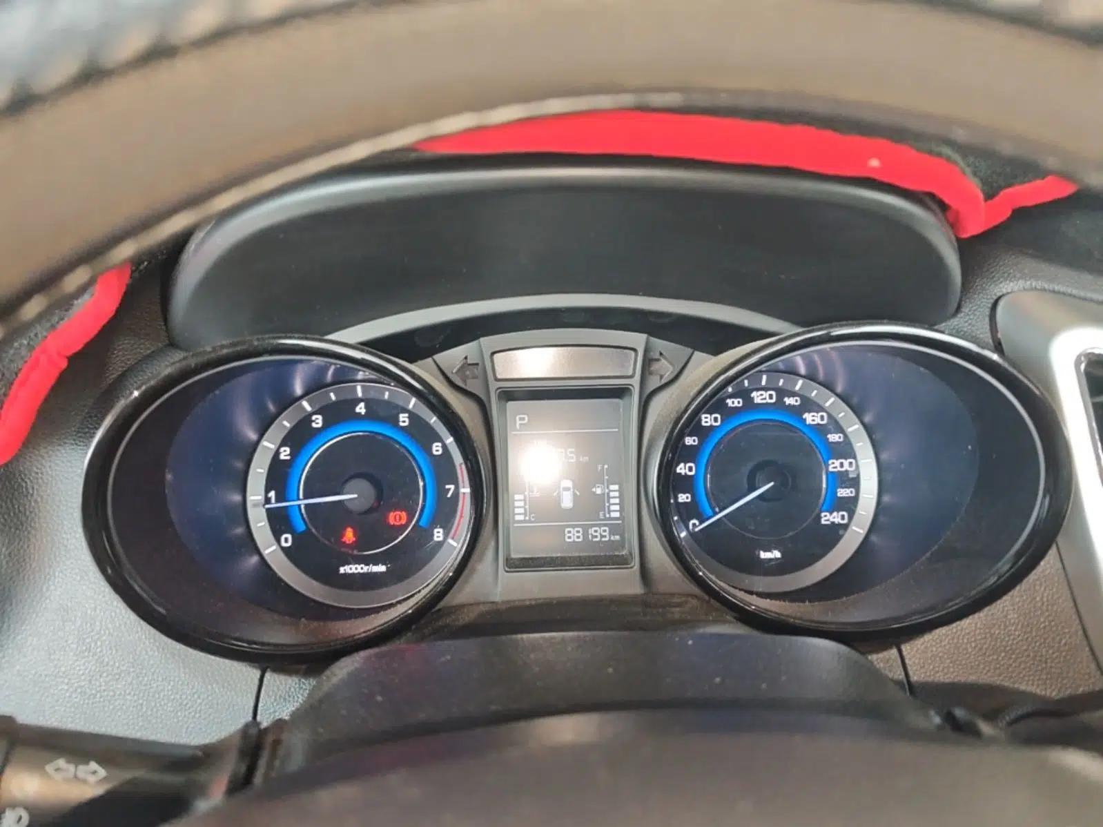 CHANGAN CS15 2016 1.5L Automatic Fashion Edition — миниатюра 19