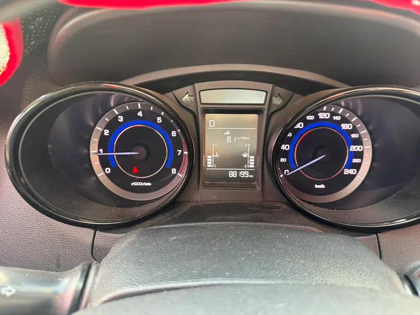 CHANGAN CS15 2016 1.5L Automatic Fashion Edition — миниатюра 20
