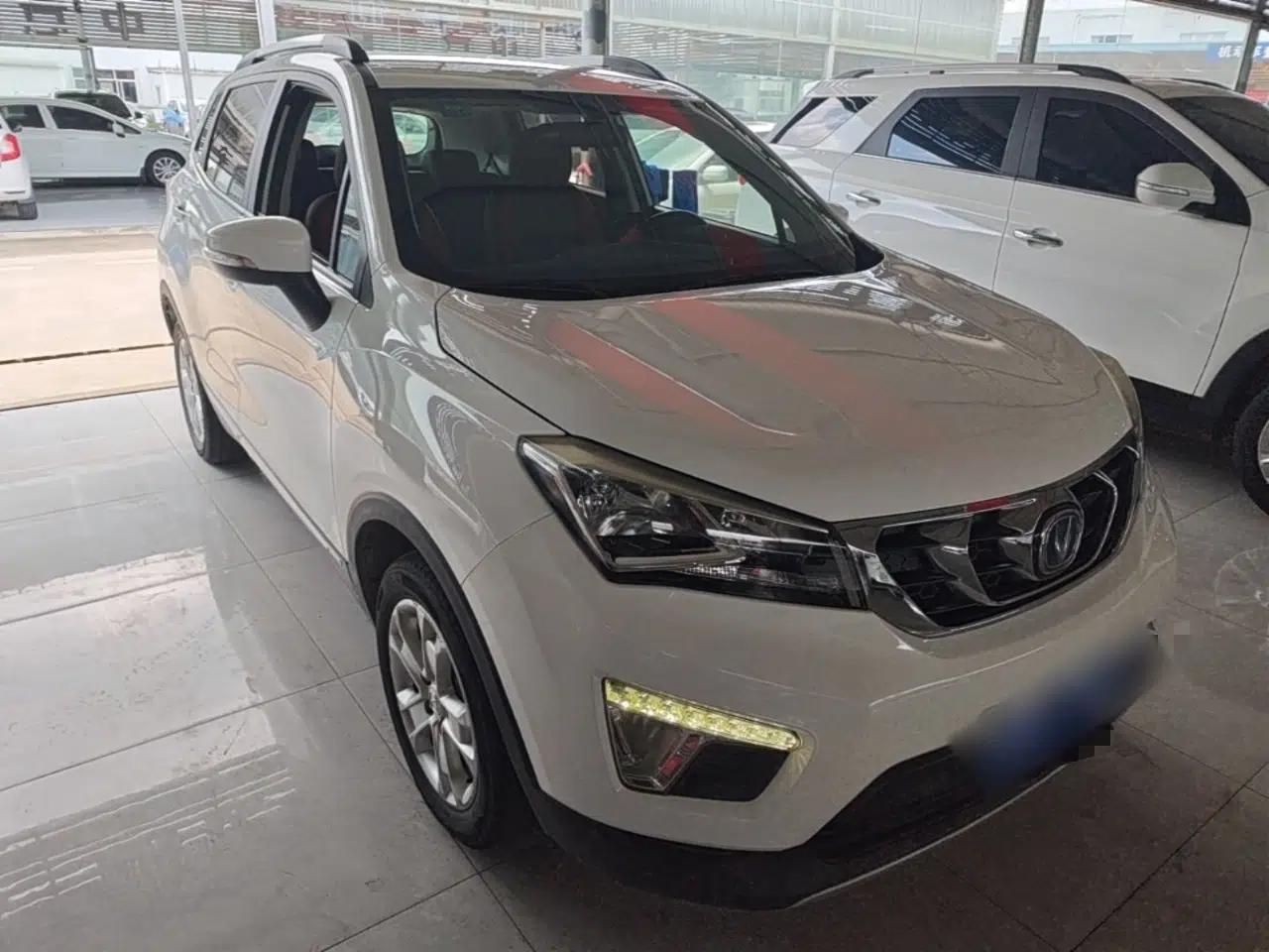 CHANGAN CS15 2016 1.5L Automatic Fashion Edition — миниатюра 3