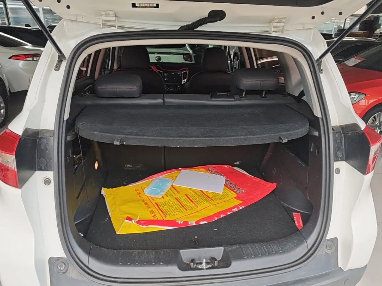 CHANGAN CS15 2016 1.5L Automatic Fashion Edition — миниатюра 28