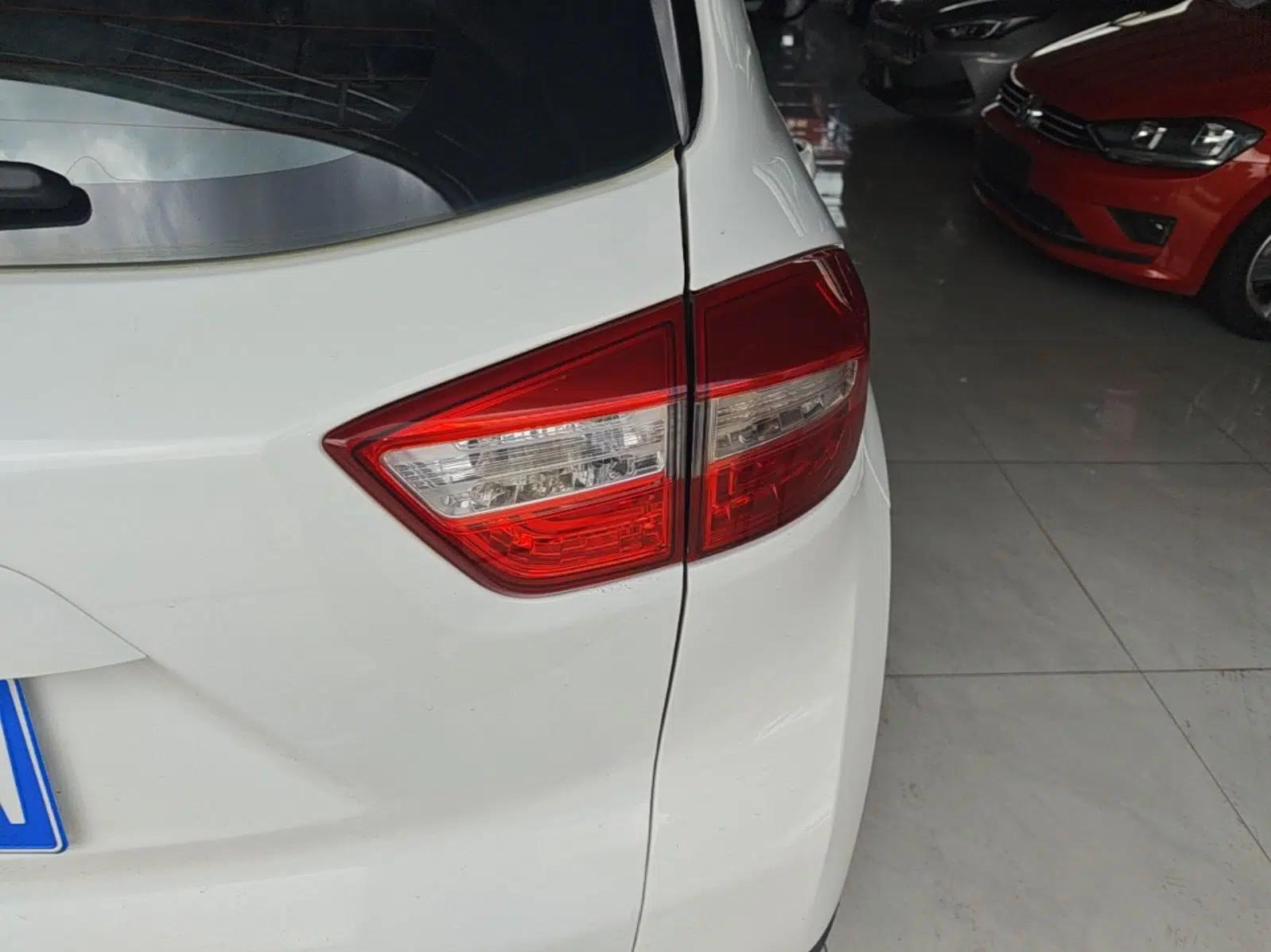 CHANGAN CS15 2016 1.5L Automatic Fashion Edition — миниатюра 9