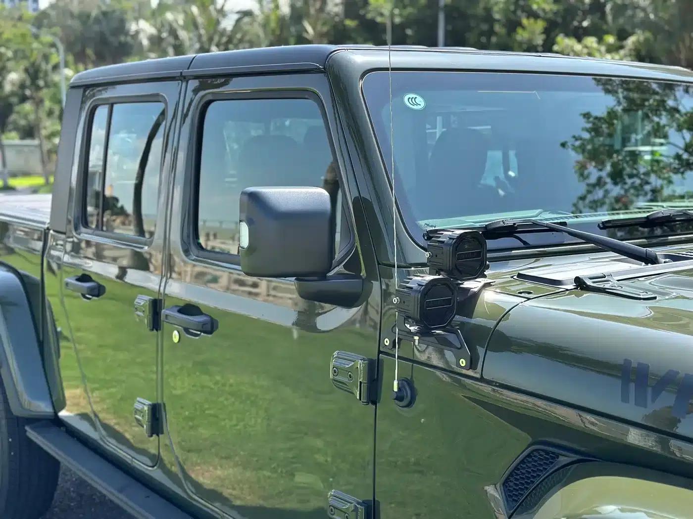 Gladiator 2023 3.6L Overland — миниатюра 17