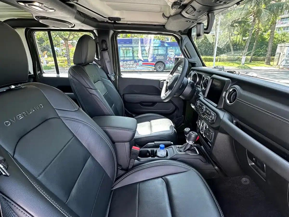 Gladiator 2023 3.6L Overland — миниатюра 19