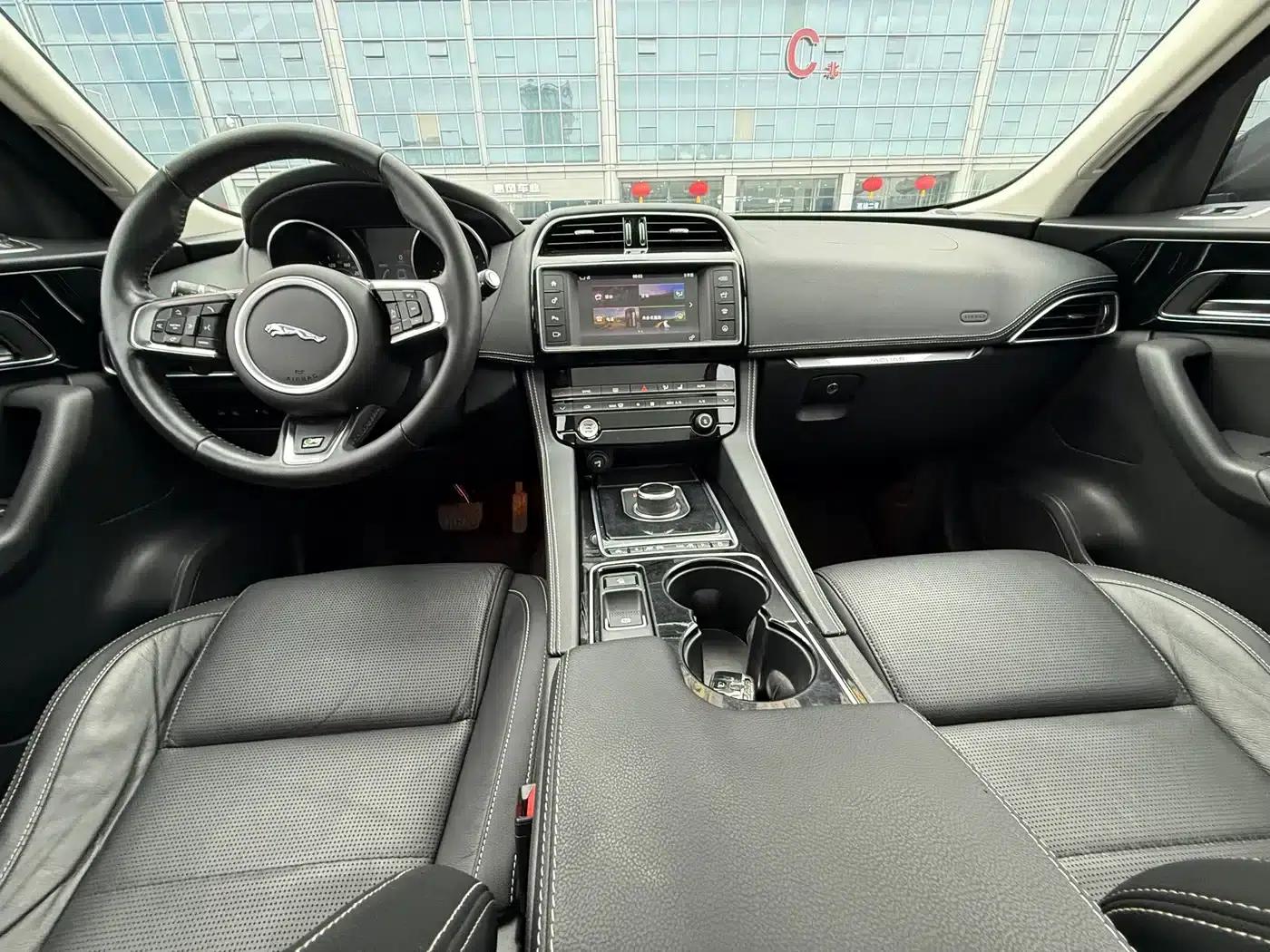 2016 Jaguar F-PACE 3.0 SC AWD R-Sport — миниатюра 13
