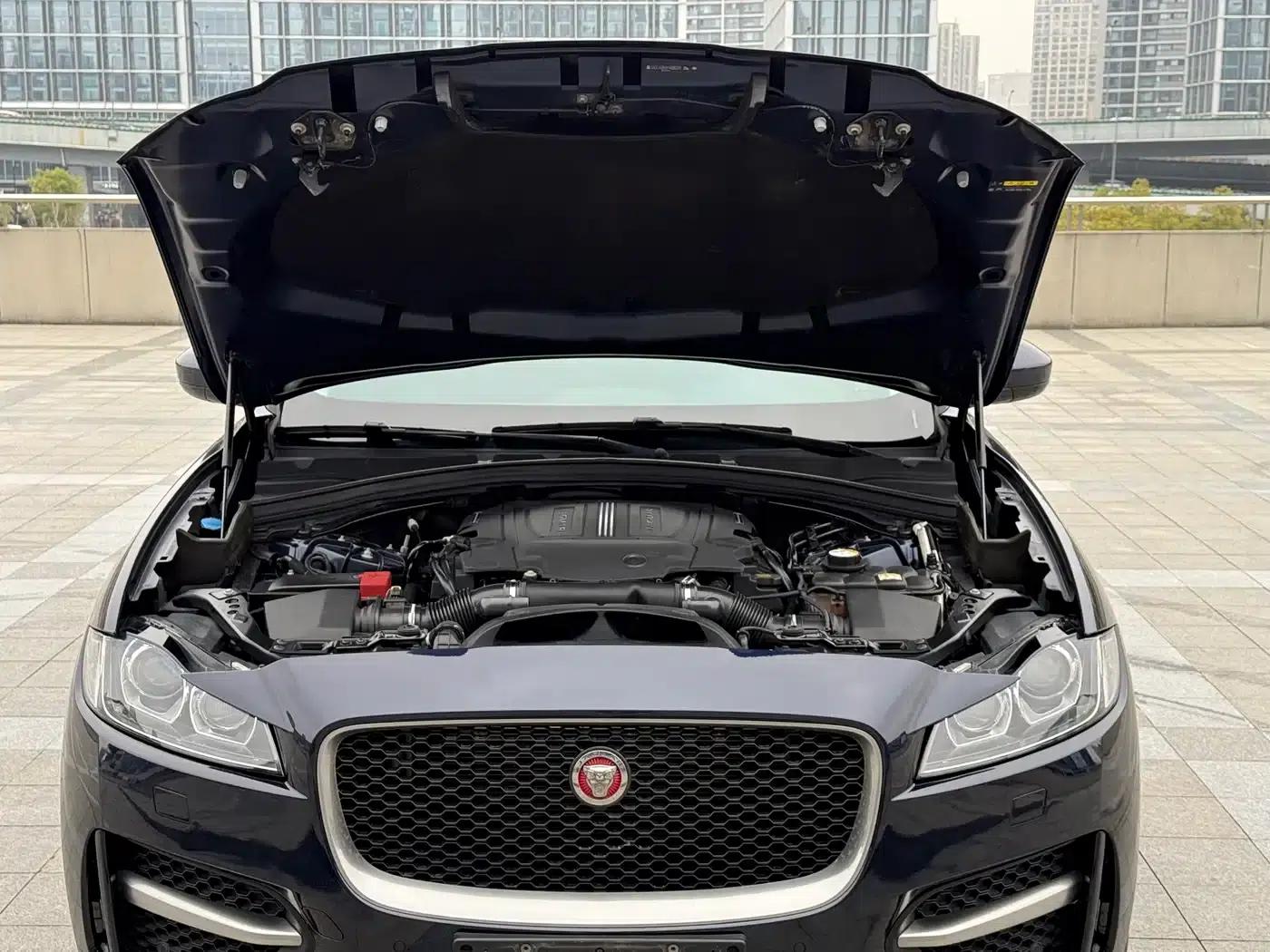 2016 Jaguar F-PACE 3.0 SC AWD R-Sport — миниатюра 15