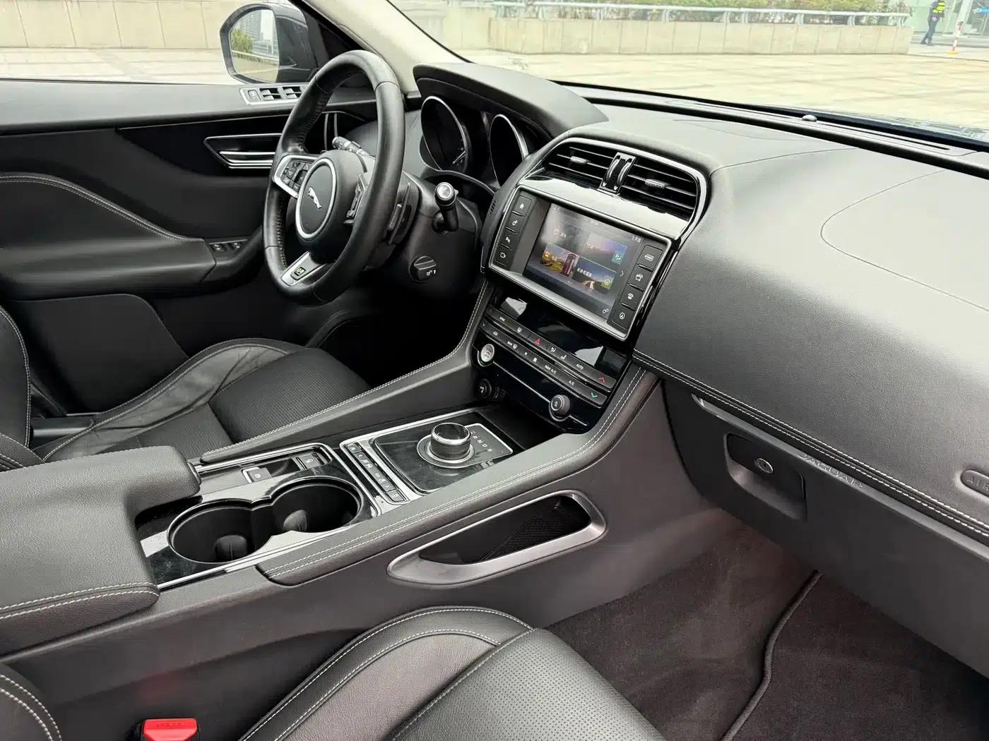 2016 Jaguar F-PACE 3.0 SC AWD R-Sport — миниатюра 18