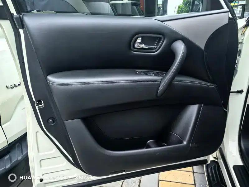 Nissan Patrol Y61 2018 4.0L Automatic 4WD 7-Seater Parallel Import — миниатюра 17