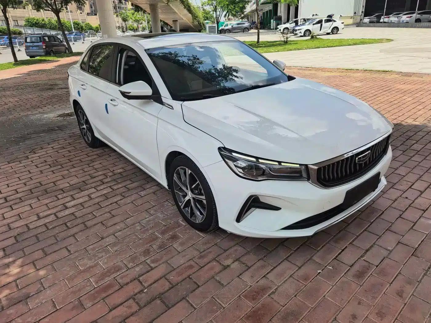 Geely Emgrand 2022 4th Generation 1.5L CVT Premium — миниатюра 3