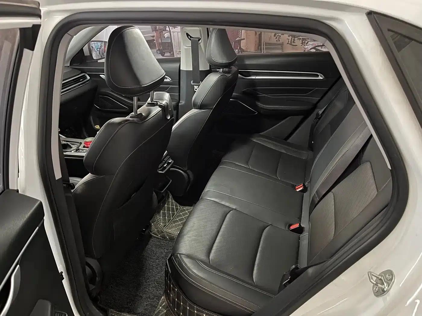 Geely Emgrand 2022 4th Generation 1.5L CVT Premium — миниатюра 8