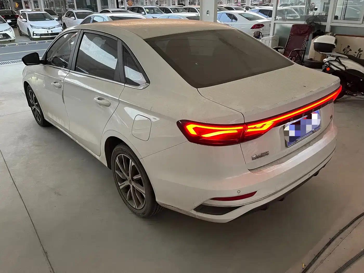 Geely Emgrand 2022 4th Generation 1.5L CVT Premium — миниатюра 9