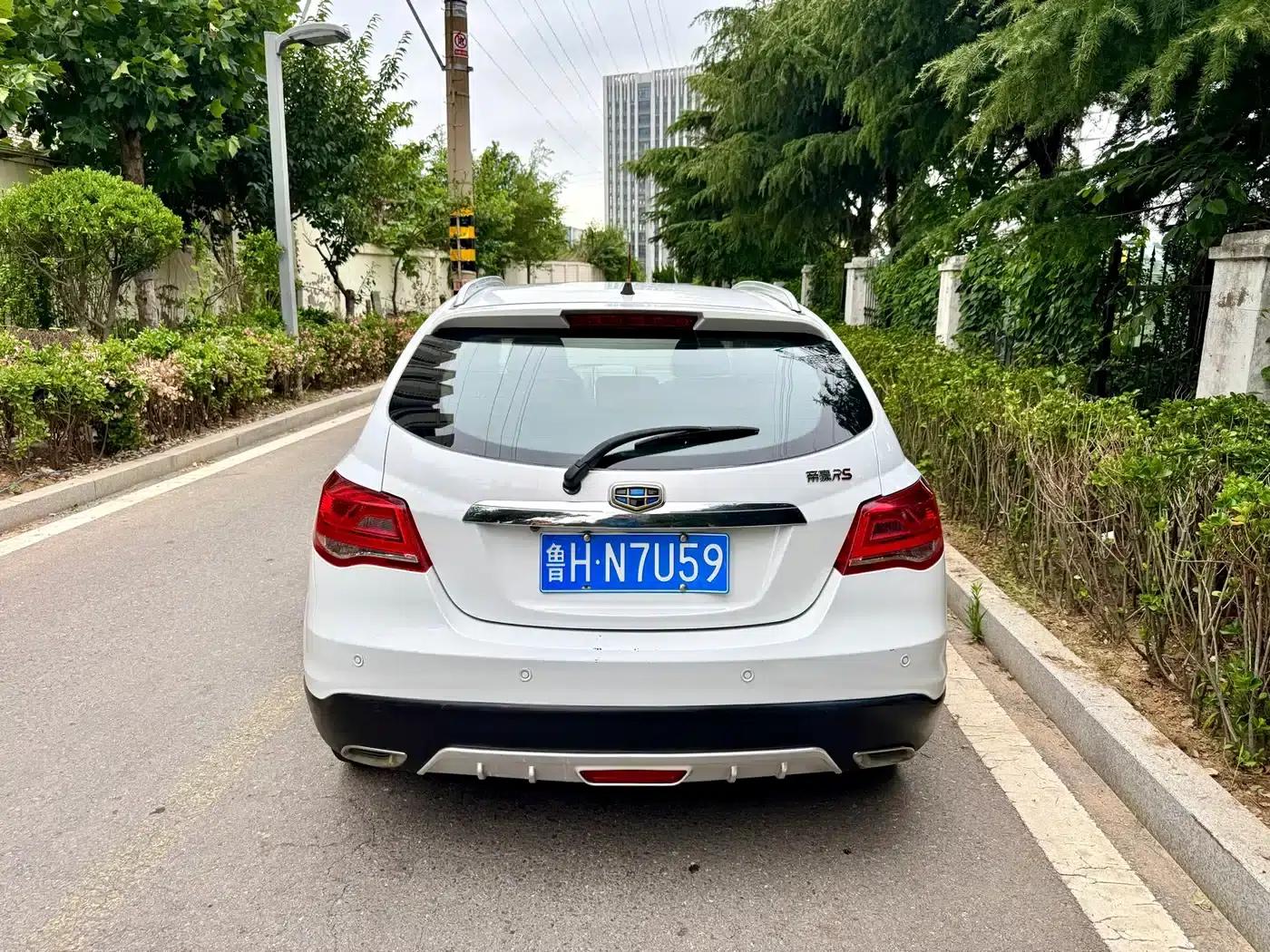 Geely Emgrand 2016 Hatchback RS 1.5L Manual Upgrade Version — миниатюра 5