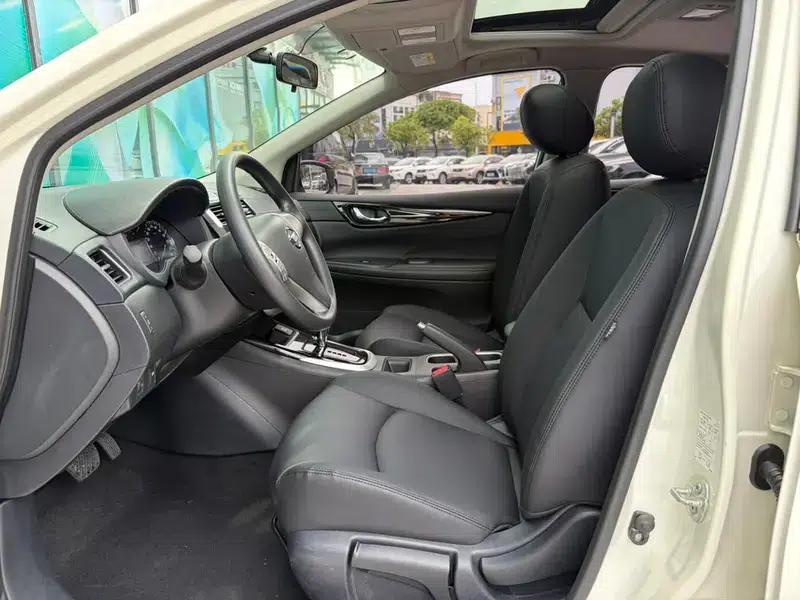 2016 Tiida 1.6L CVT Sport Edition — миниатюра 10