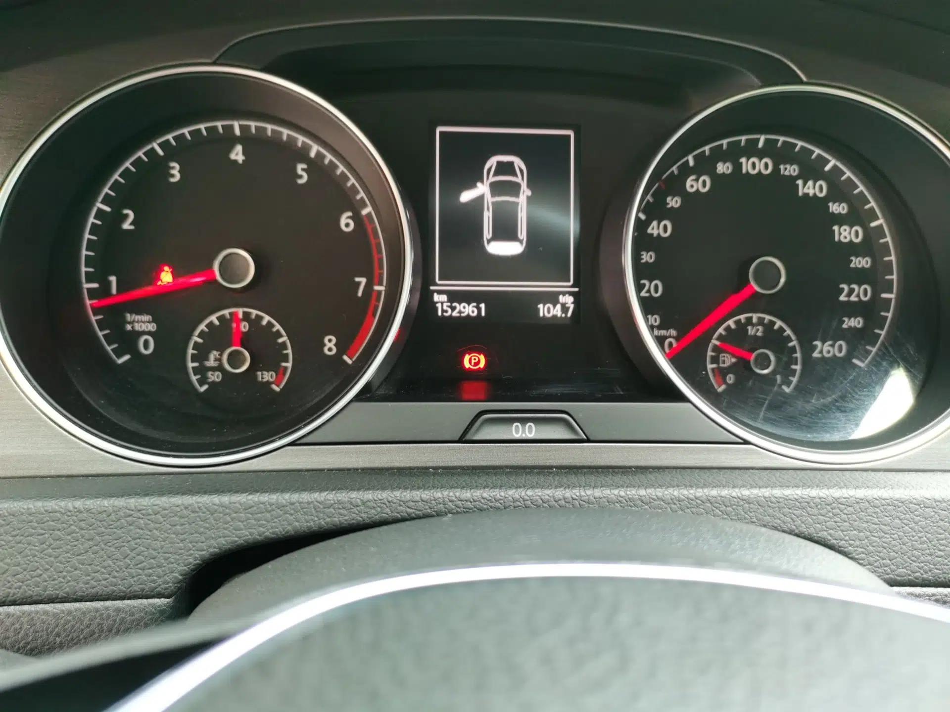 Volkswagen Golf 2015 1.6L Automatic Fashion Model — миниатюра 12