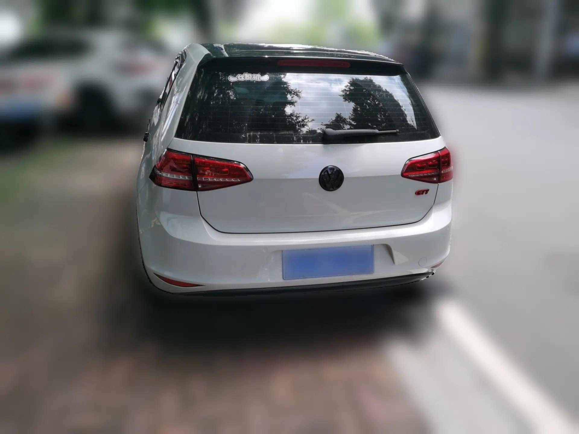 Volkswagen Golf 2015 1.6L Automatic Fashion Model — миниатюра 5