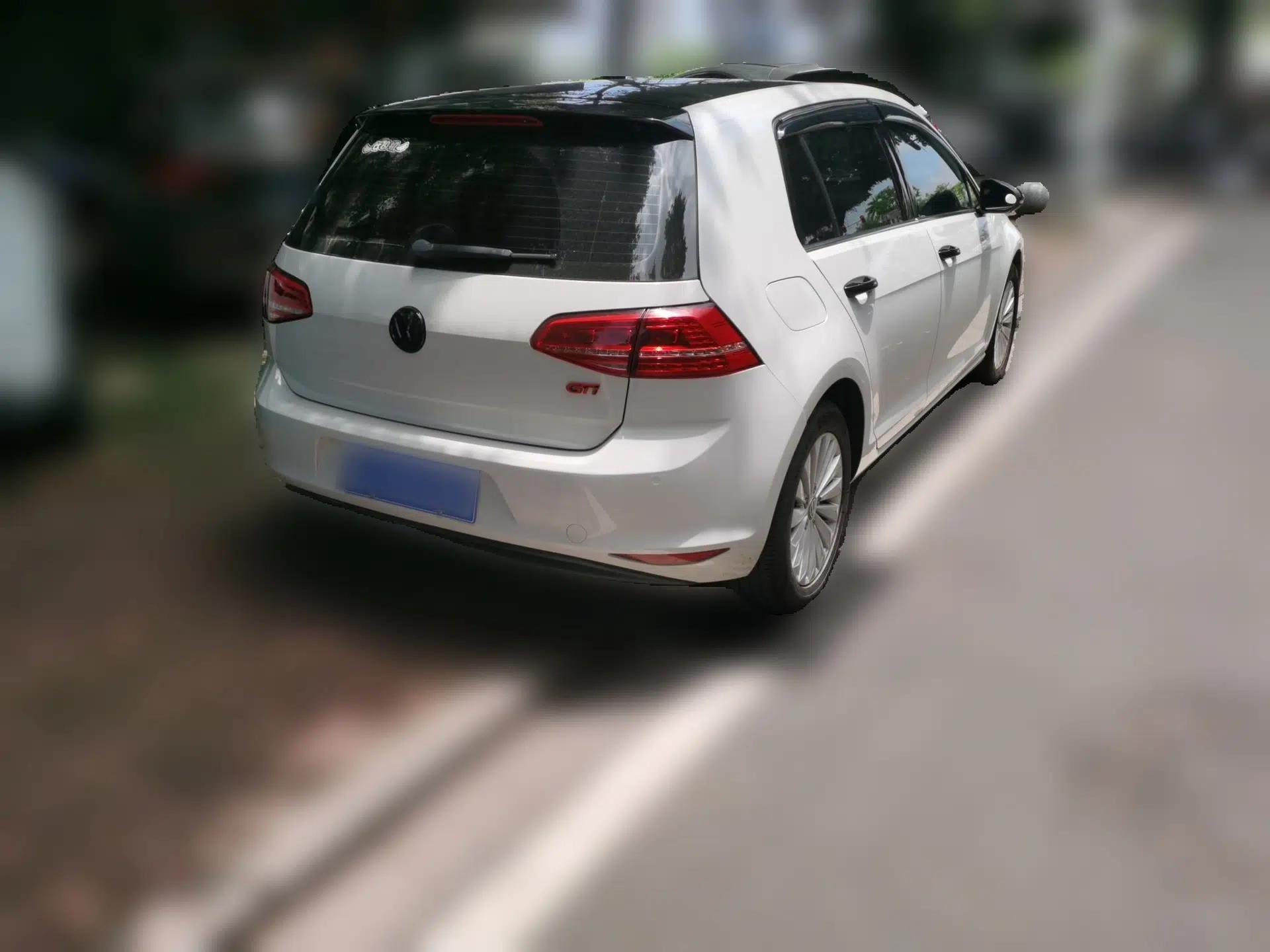 Volkswagen Golf 2015 1.6L Automatic Fashion Model — миниатюра 6