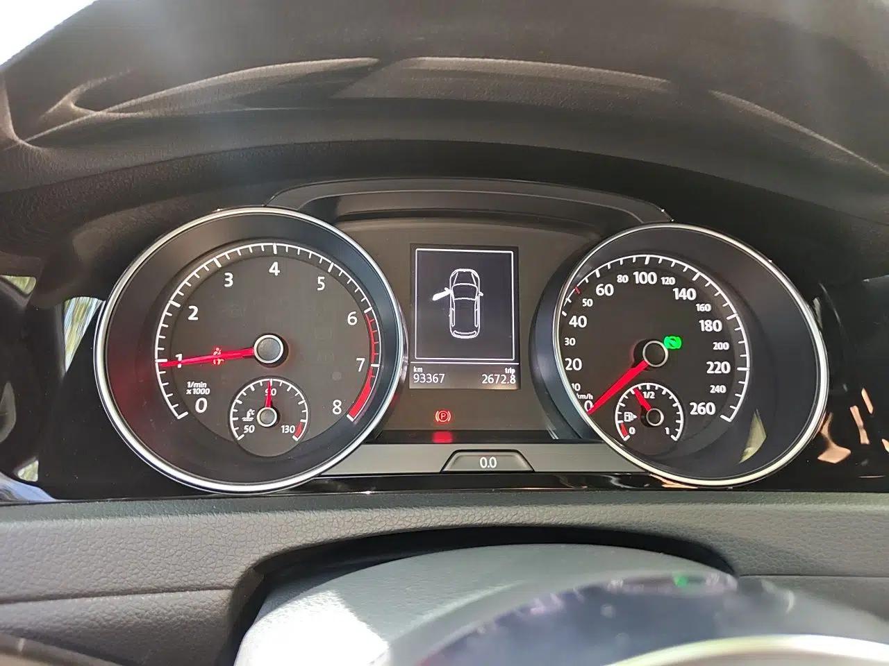 Volkswagen Golf 2016 1.4TSI Automatic R-Line — миниатюра 11