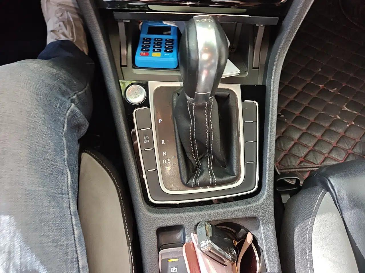 Volkswagen Golf 2016 1.4TSI Automatic R-Line — миниатюра 14