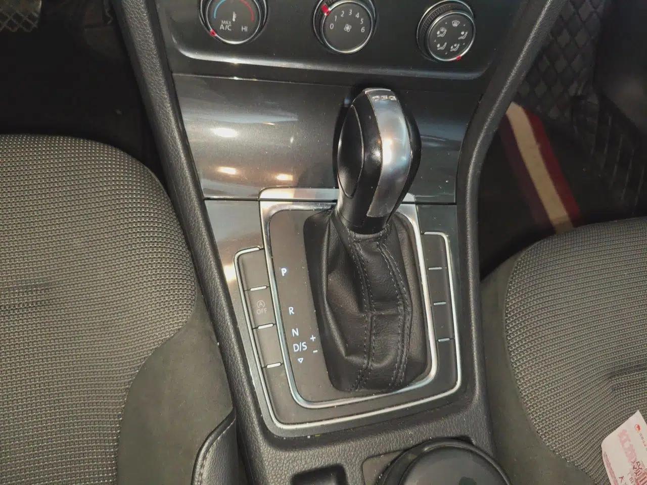 Volkswagen Golf 2018 230TSI Automatic Comfort Model — миниатюра 14