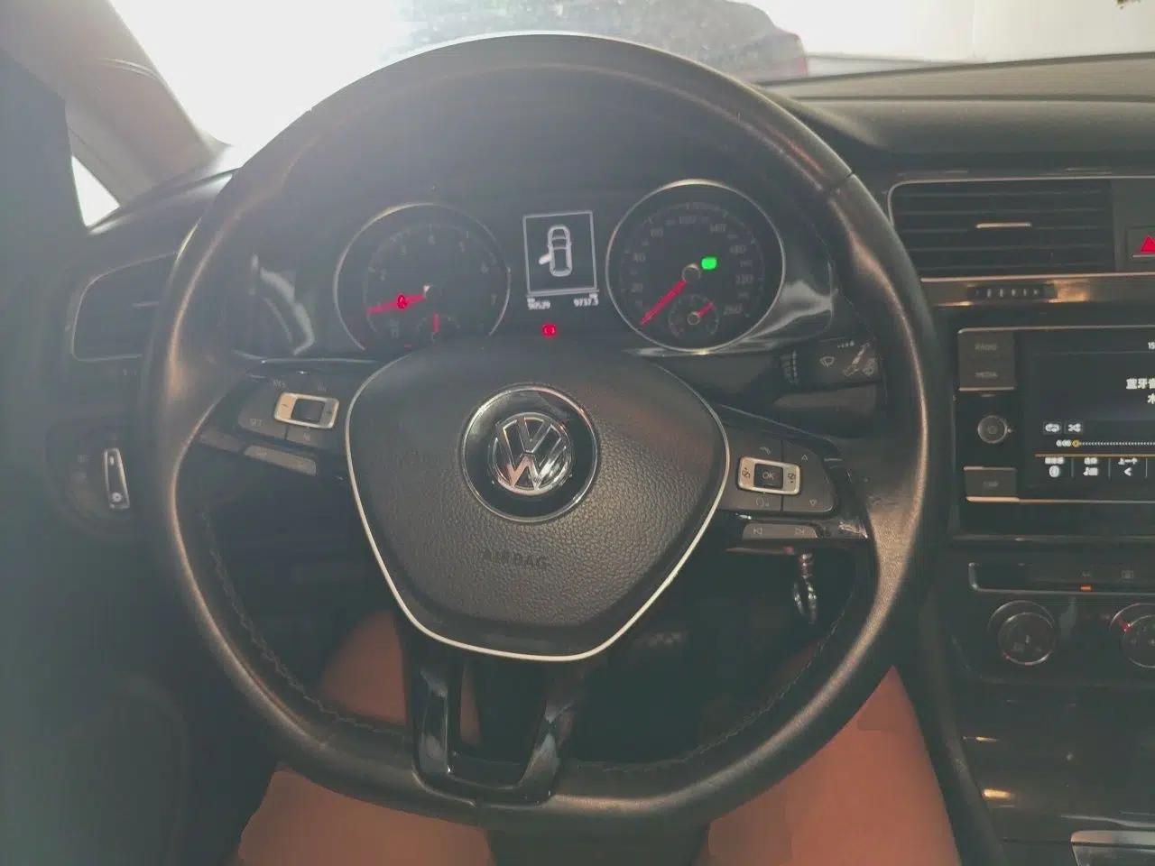 Volkswagen Golf 2018 230TSI Automatic Comfort Model — миниатюра 10