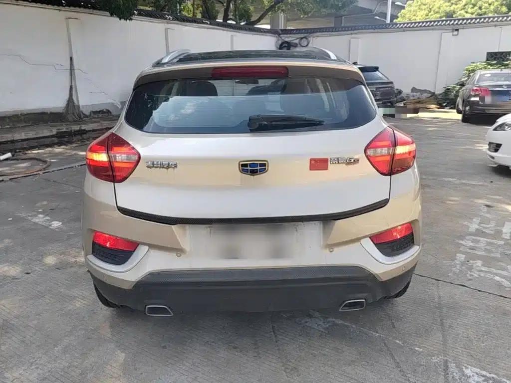 Geely GS 2016 Elegant Edition 1.8L Manual Leading Model — миниатюра 6