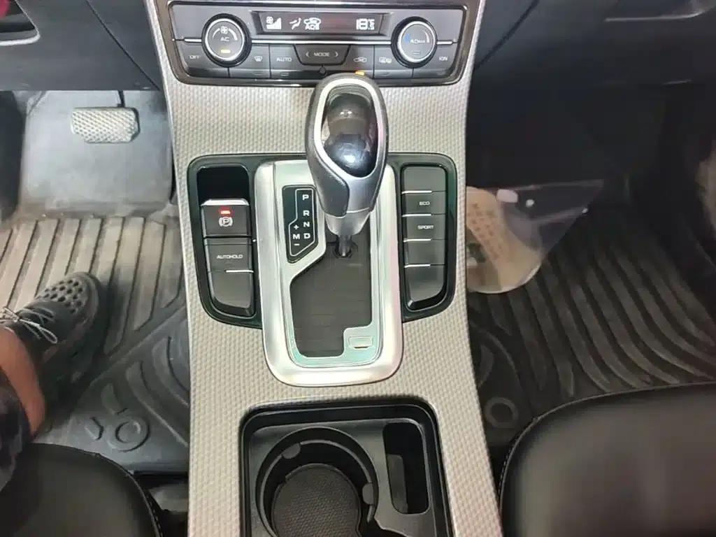Geely GS 2016 Elegant Edition 1.3T Automatic Leading Model — миниатюра 14