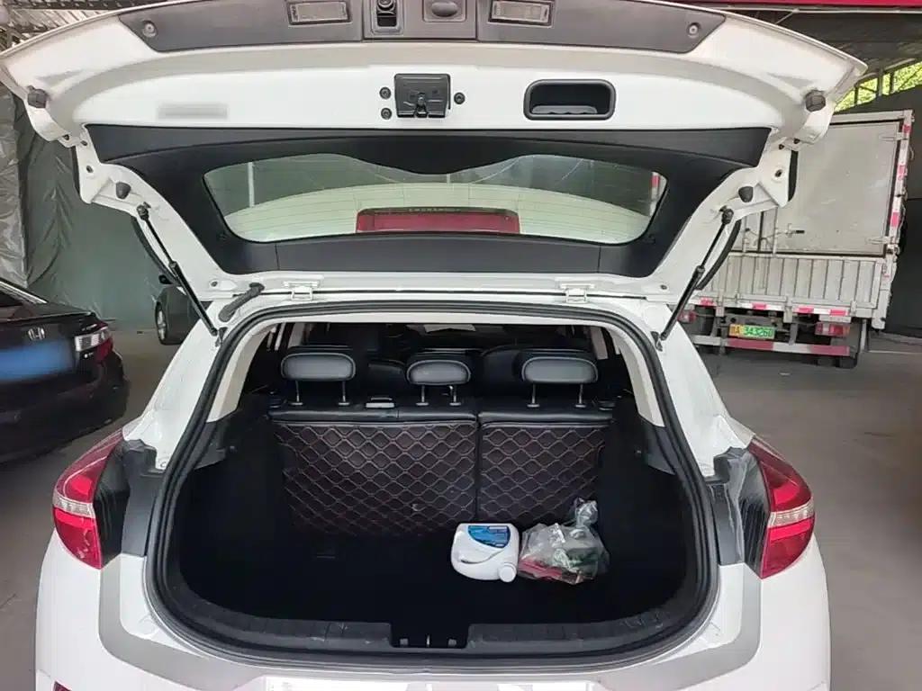 Geely GS 2016 Elegant Edition 1.3T Automatic Leading Model — миниатюра 19